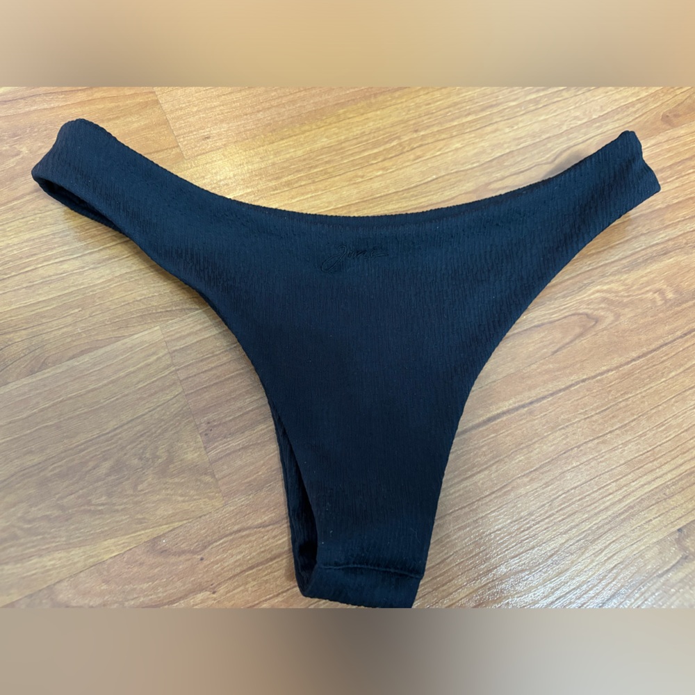 JUNE SWIMWEAR Tropical Off Shoulder Top and Cheeky Black Bikini Bottoms - Picture 6 of 12
